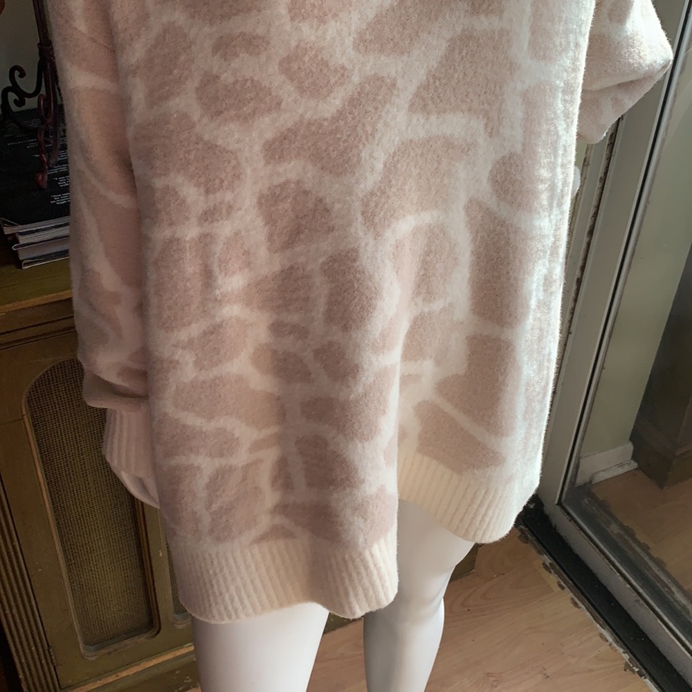 Loft Sweater - Picture 3 of 10